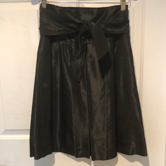 Zara Woman elegant satin skirt. - Picture 2 of 4